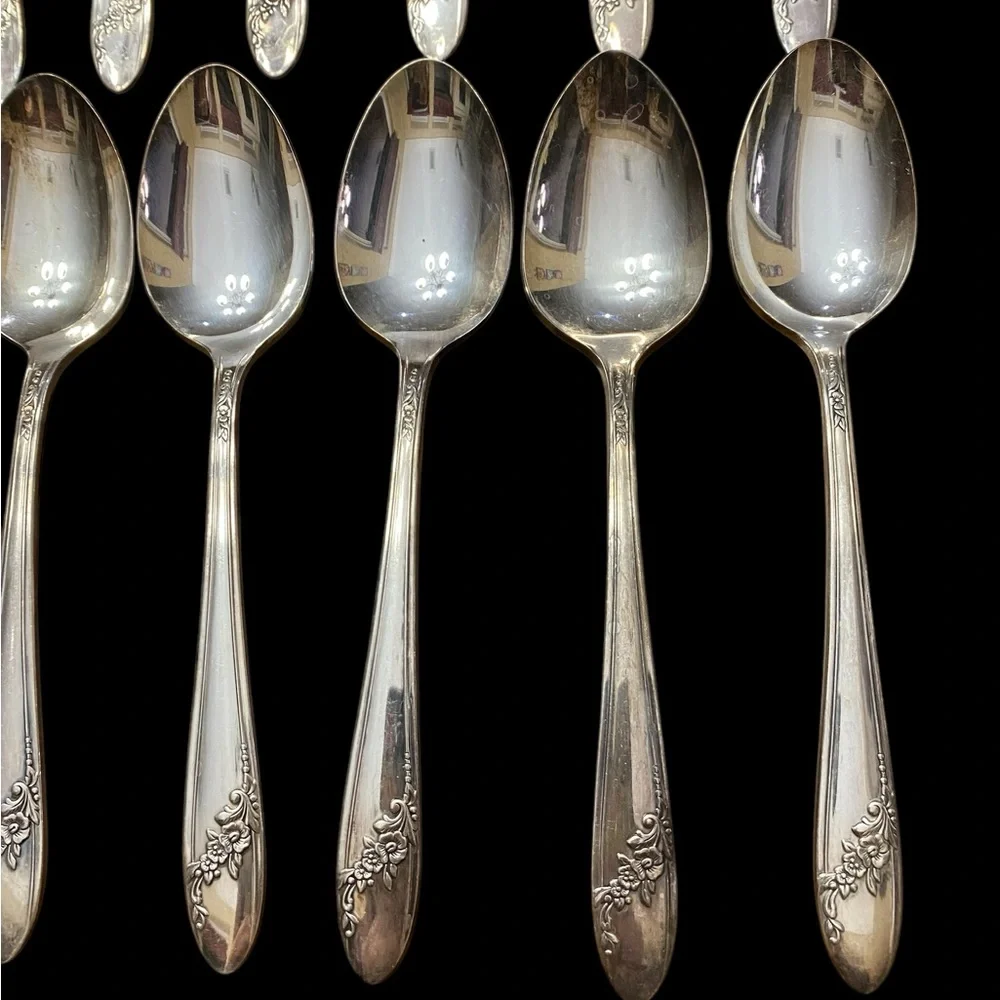 Vintage 1946 Oneida Tudor Plate Queen Bess Silverplate Teaspoons - Set of 14